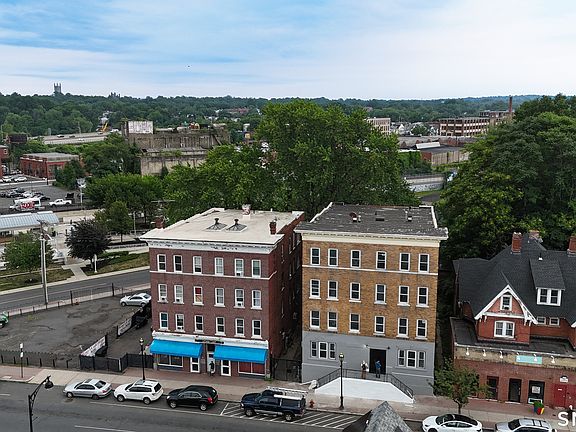 3rd image of 1585 Park Street