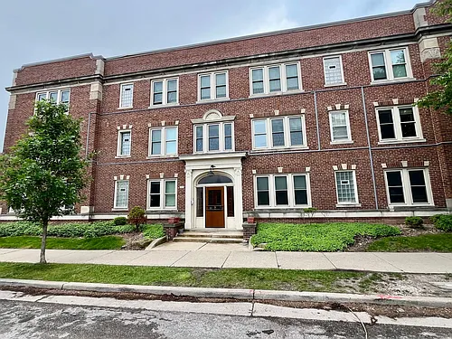 1725 E Park Pl Photo 1