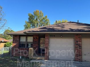 3724 N Farm Road 165, Springfield, MO 65803