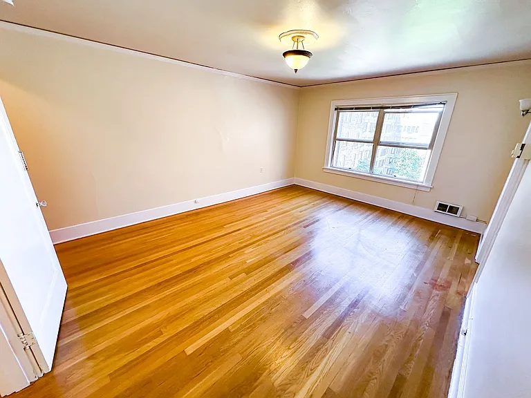 Belmont Apartments — Photo 3