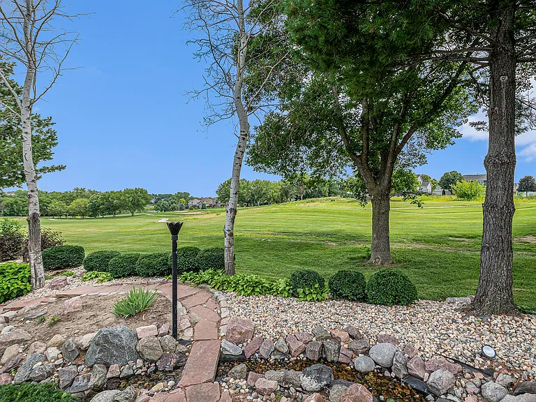 811 Western Hills Dr — Photo 20