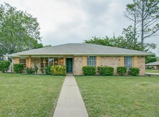 701 Knollridge Dr, Lewisville, TX 75077