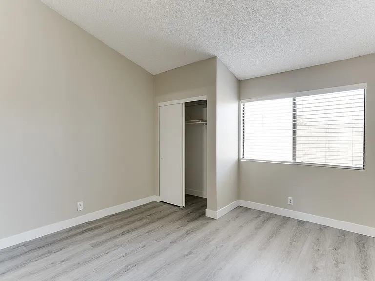830 N Sloan Ln #202 — Photo 12