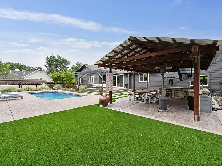 20550 Palmer Ave — Photo 45