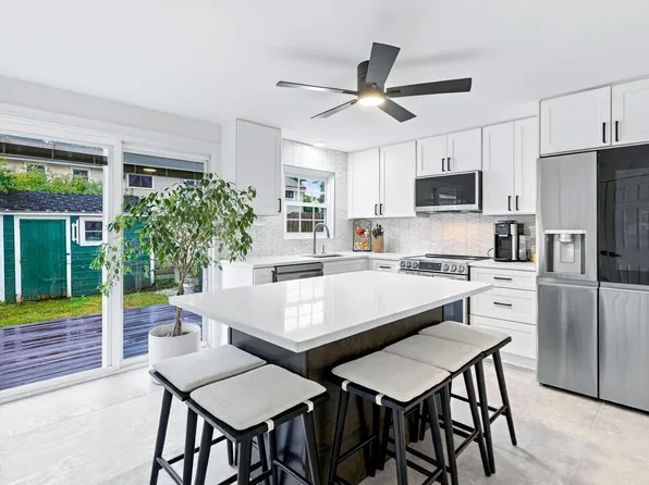 21 Orchard Ave #B, Haverhill, MA 01830