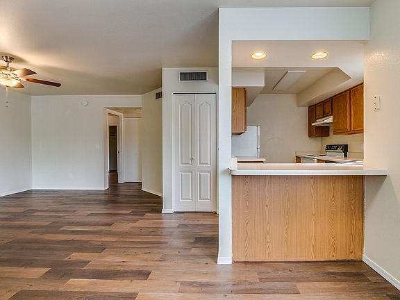 breakfast area - great room