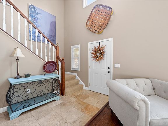 4th image of 25 Cascade Ct