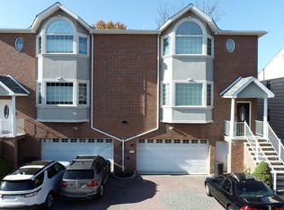 223D 7th St, Palisades Park, NJ 07650