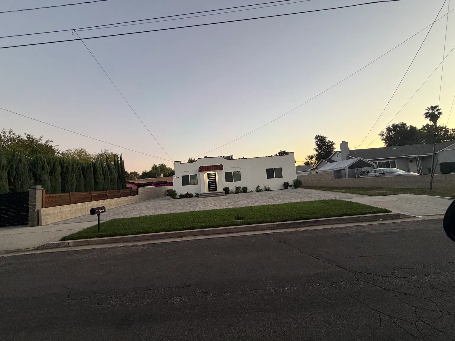 3 bed, 1280 sqft, $4,550 — Photo 1