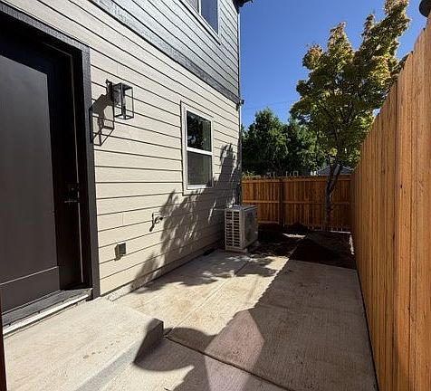 4th image of 4586 SE Carlton