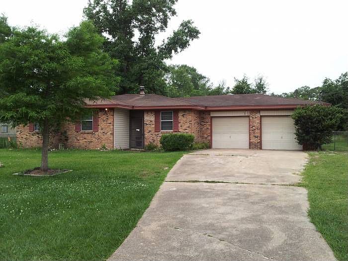 Beautiful home awaits you
