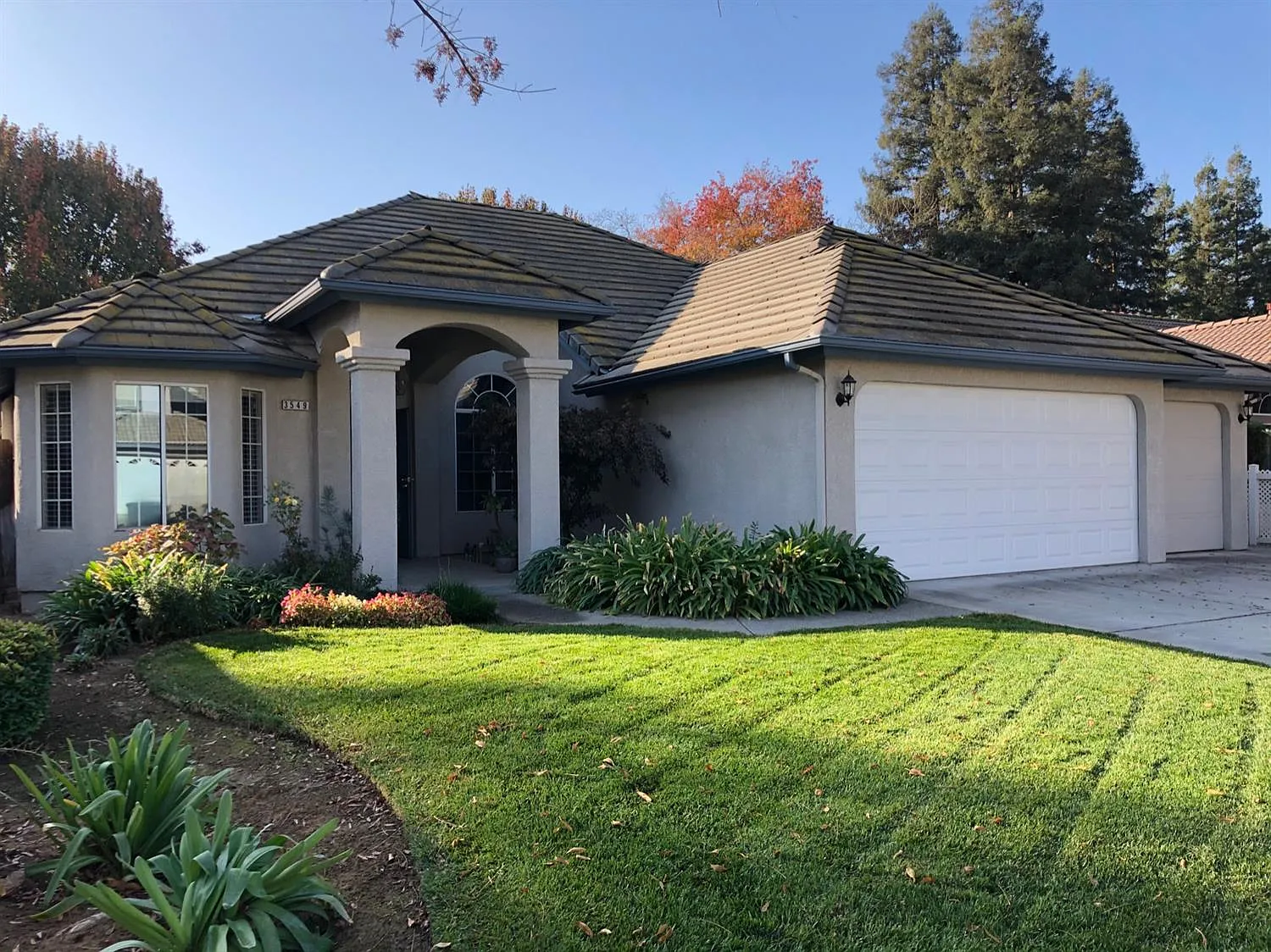 3549 W Vartikian Ave photo 1