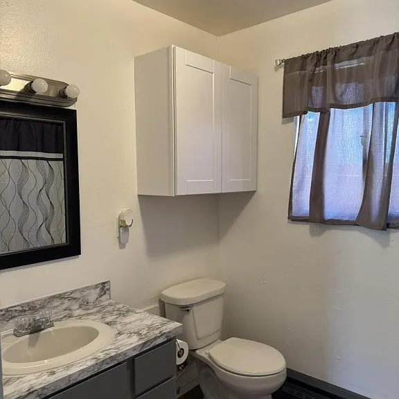 490 SE Kohler Ct — Photo 5