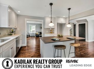 28 Oak St, Reading, MA 01867