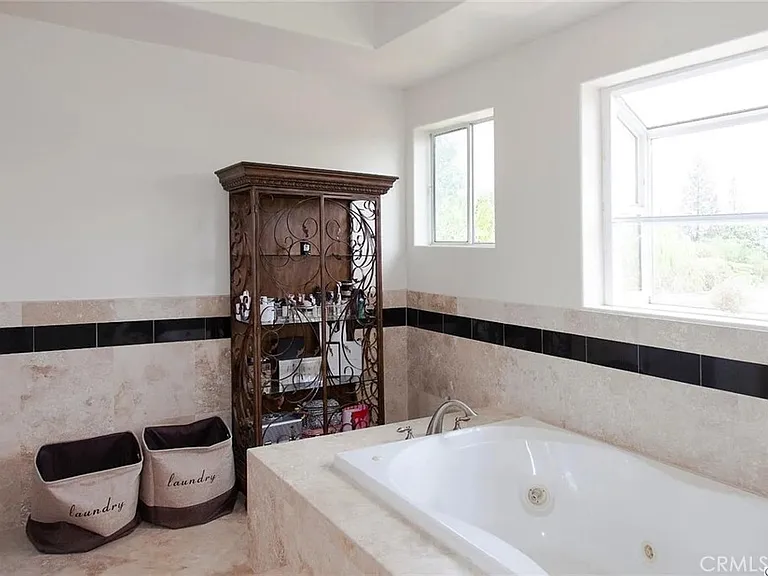 10062 Valley Circle Blvd — Photo 34