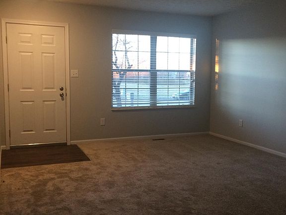 4th image of 461 Courtright Dr