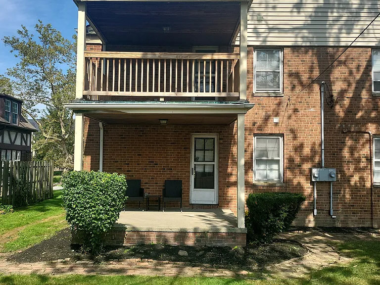 2858 Ludlow Rd #UP — Photo 10