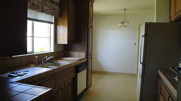 2nd image of 236 Chaucer Dr