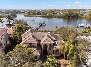 1137 Marina Dr, Tarpon Springs, FL 34689