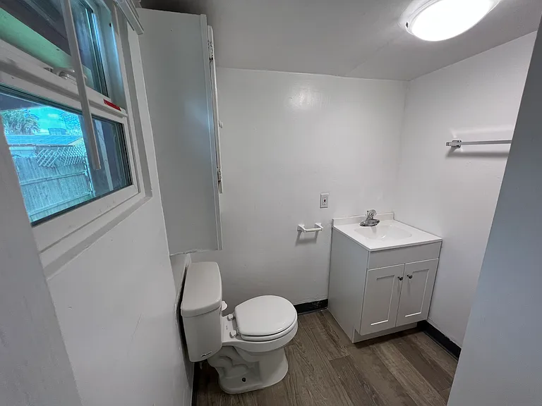 437 Oildale Dr — Photo 16