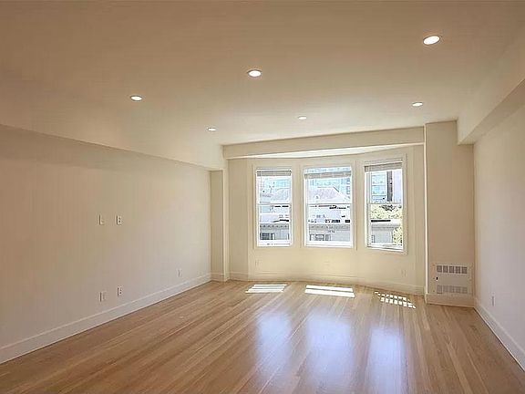 5th image of 1740 Broadway St #501