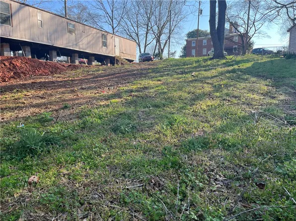 126 Highside Dr, Central, SC 29630