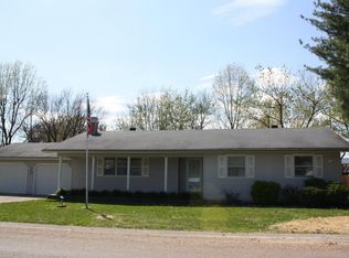 601 Tulsa Ave, Salem, IL 62881