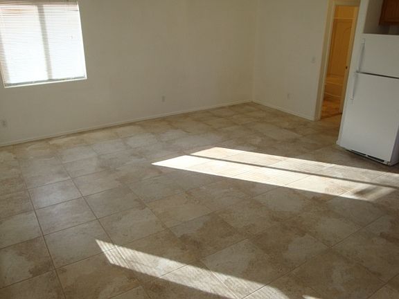 3rd image of 2731 E Southgate Ave APT 02