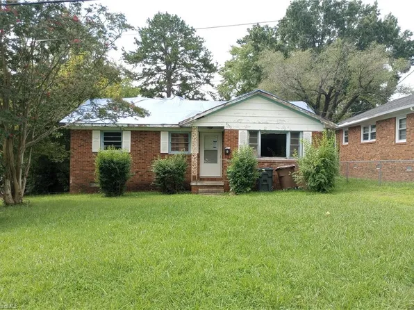 2202 Pear St, Greensboro, NC 27401