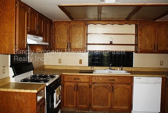 4th image of 6645 W Tropicana Ave Unit 103