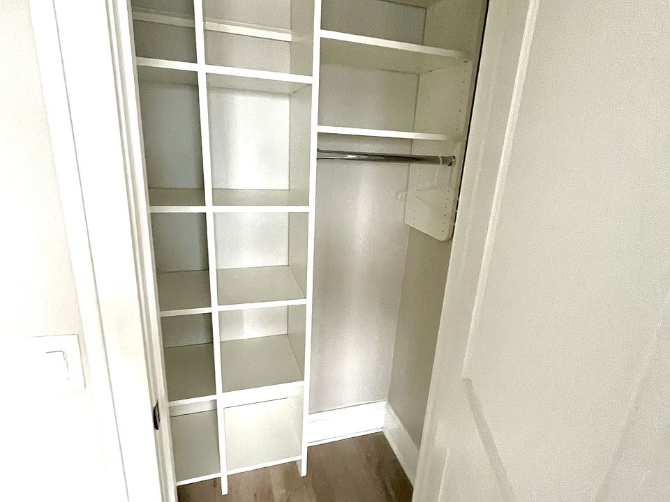 1st image of 13450 Cedar Rd #4