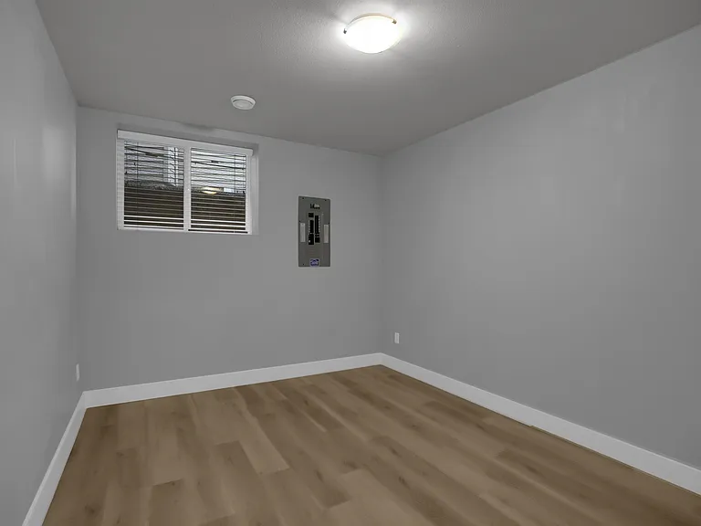 16459 59a Ave #BASEMENT — Photo 9