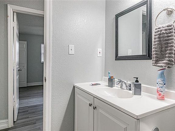 5th image of 4507 Brooke St