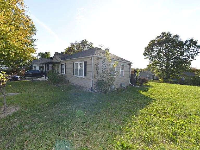 6127 Shillington Dr — Photo 16