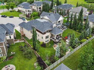 22 W Wendham Pl SW, Calgary, AB T3H 0R6