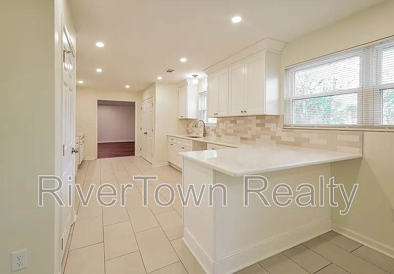 277 S Mount Pleasant Rd — Photo 6
