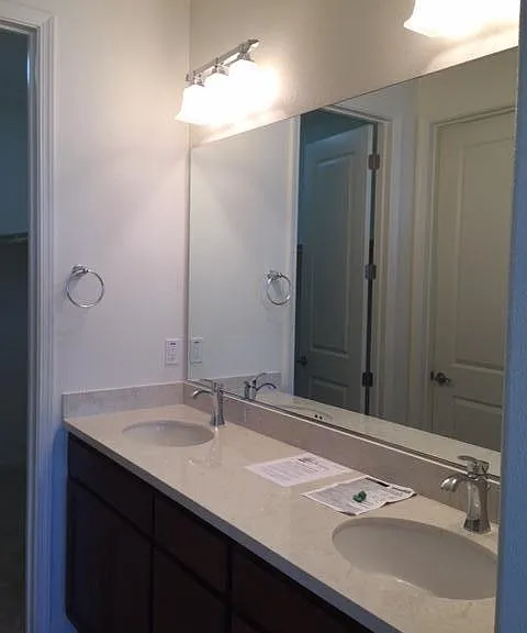2205 Central Pkwy — Photo 4