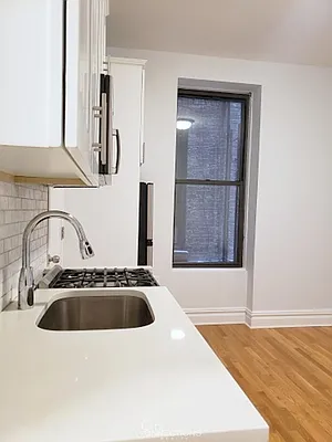 Rented by City Connections Realty | media 15