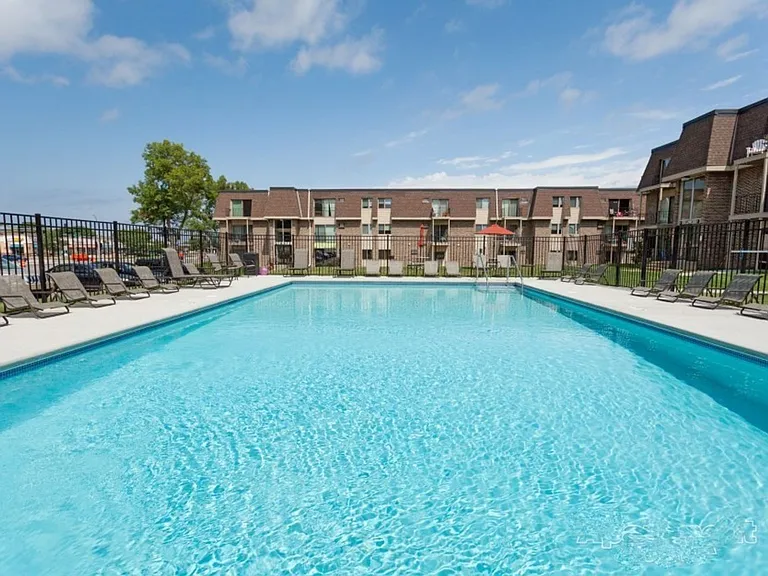River Ridge Apartments — Photo 47