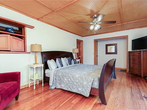 5th image of 166 Mountain Top Dr