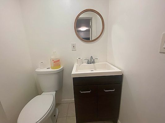 3rd image of 49 Barker St #1