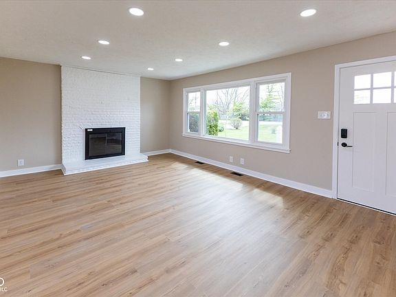 4th image of 5530 W 62nd St