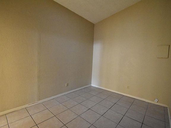 5th image of 5984 Sixta Dr