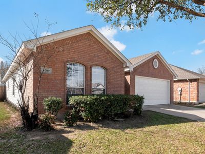 1009 Fort Apache Dr, Fort Worth, TX, 76109