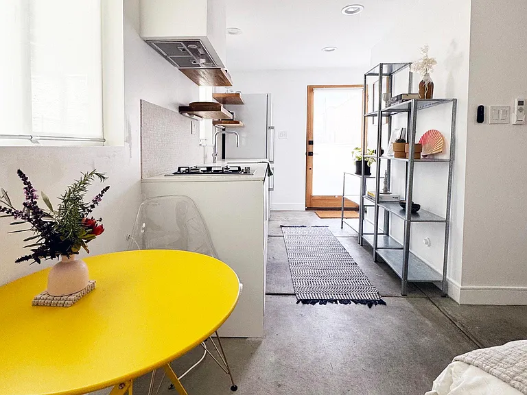 2823 1/2 Allesandro St — Photo 5