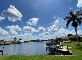 125 Newport Dr, Naples, FL 34114
