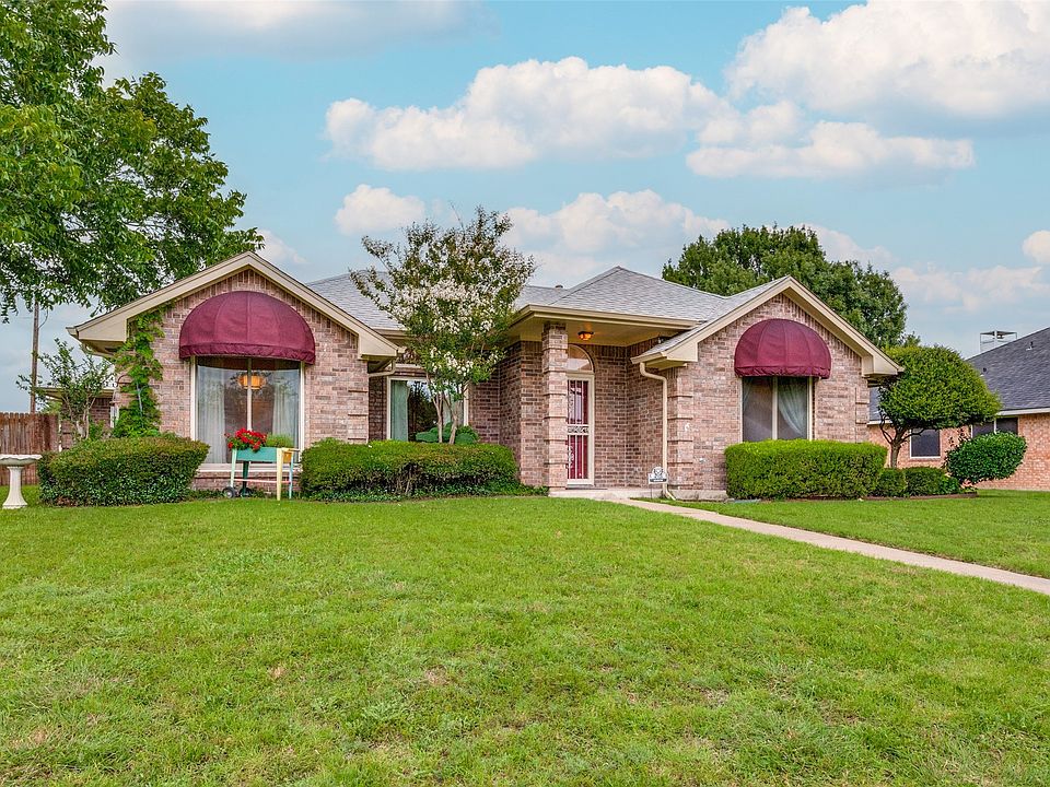 1st image of 305 Sondra Way