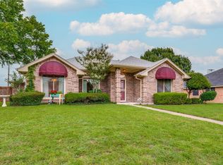 305 Sondra Way, Red Oak, TX 75154