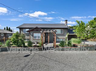 600 Hollydell Rd #2, Kelowna, BC V1X 1L3