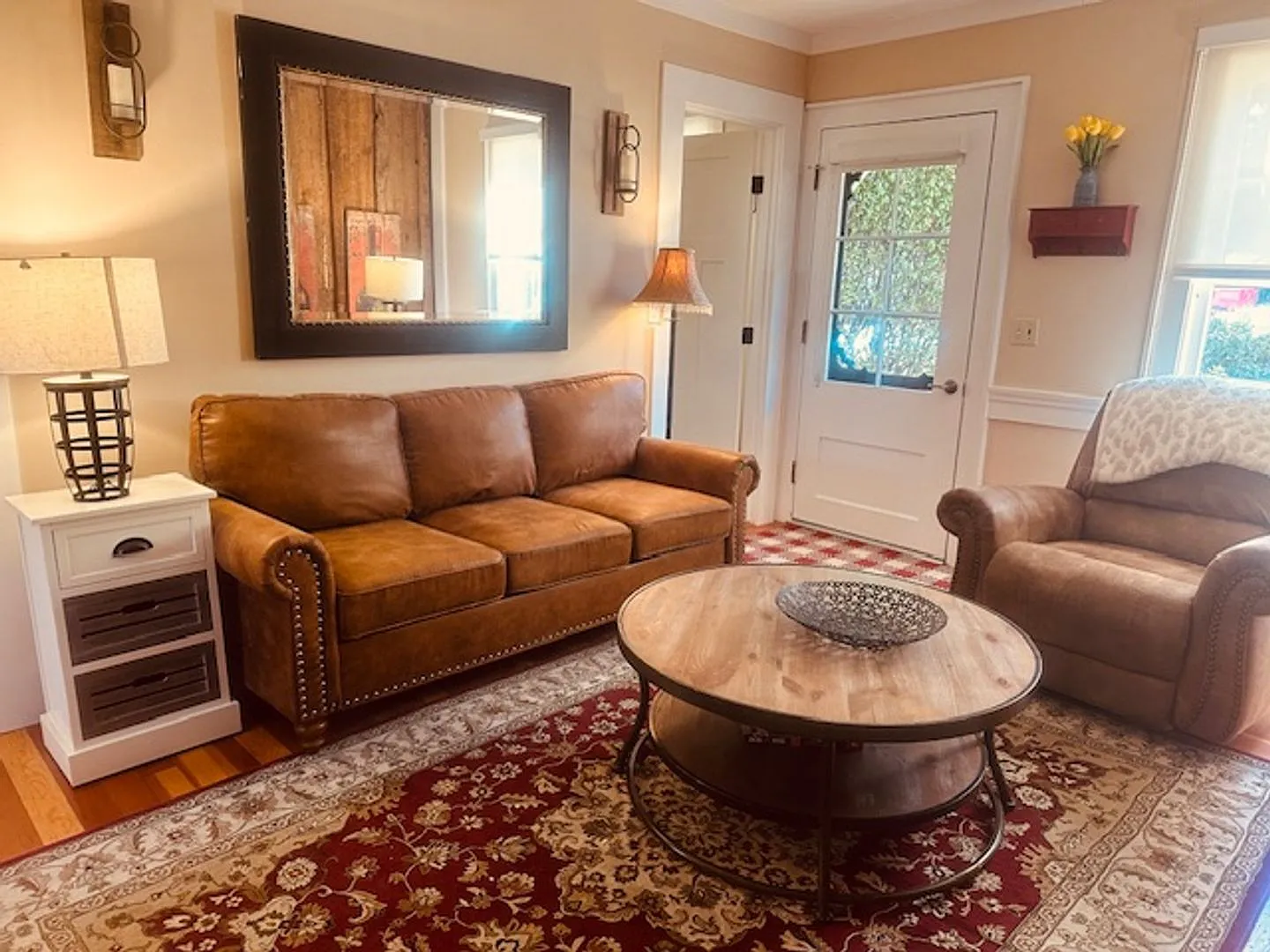 Fireside Cottage in the Heart of Jacksonville $300 Utility fee — Photo 1